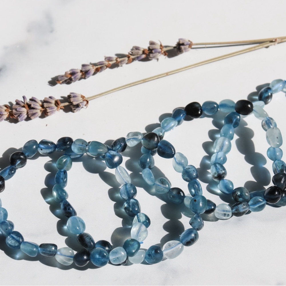 Gradient Aquamarine Crystal Stretch Bracelet 7mm irregular beads